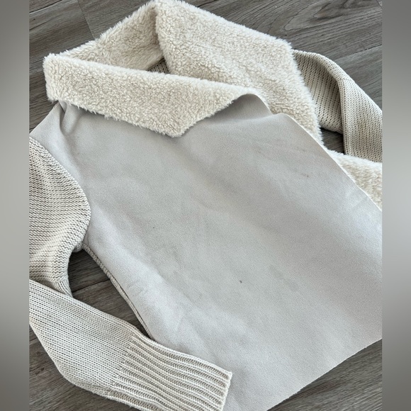 Philosophy Jacket- cream with faux fur collar - Picture 3 of 7